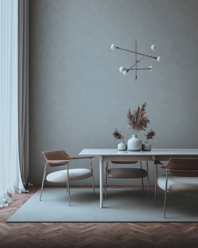 Elegant matsal med moderna möbler – ett rent och trivsamt hem